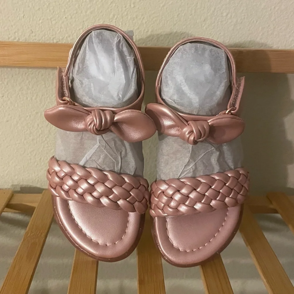 NEW…Blowfish Malibu Girls' Miffy Sandals